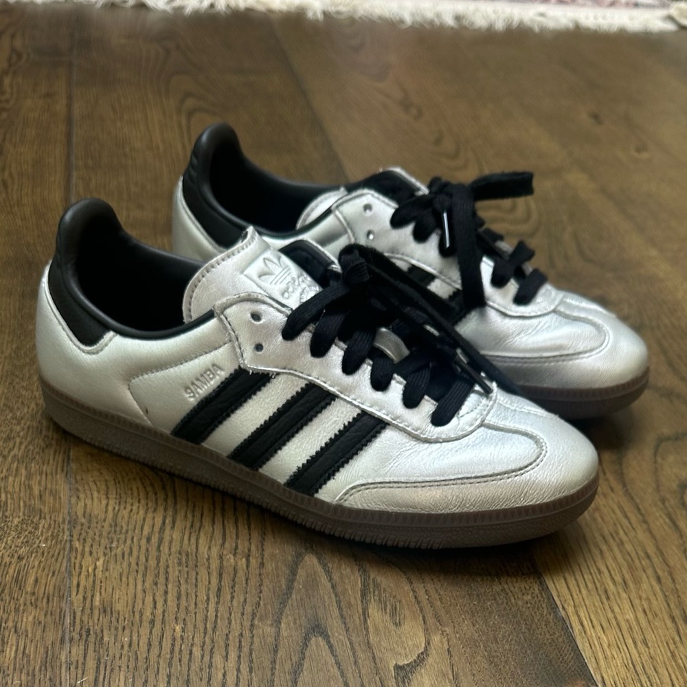 Adidas Metallic Silver Sneakers samba women’s 7 US
